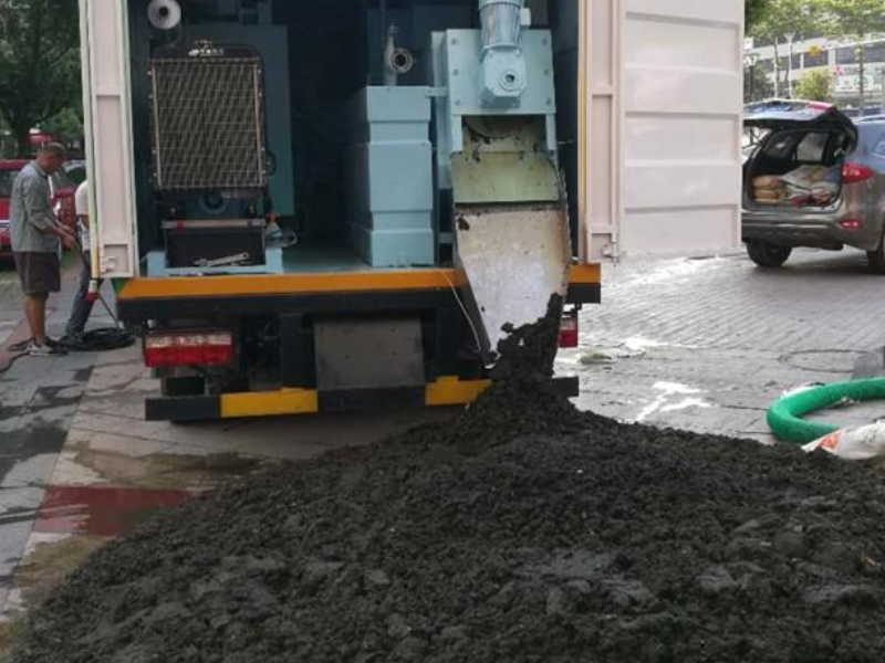 盤龍區雨污管道(dào)電力電纜管網高壓清洗管道(dào)清淤管道(dào)疏通公司