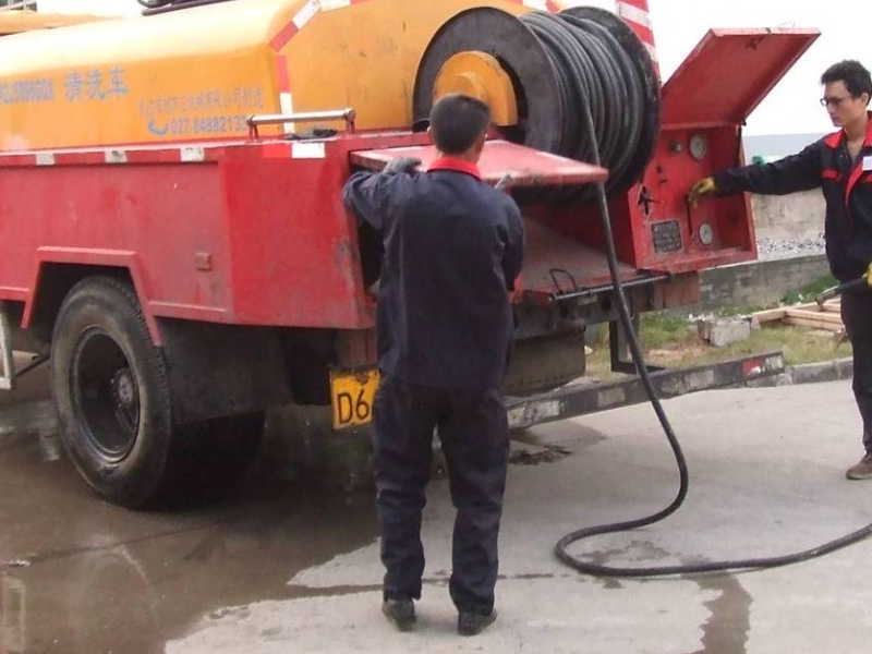 北京通州區清理化糞池抽糞抽污水抽糞車吸糞車電話